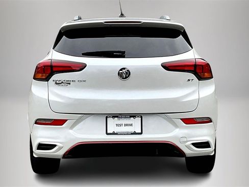 Certified 2022 Buick Encore GX Select w/ Sport Touring Package image 7