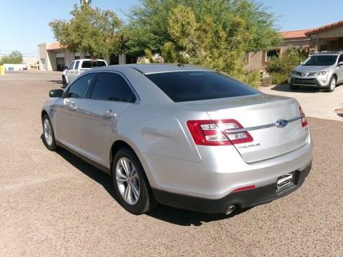 Used 2015 Ford Taurus SE image 11