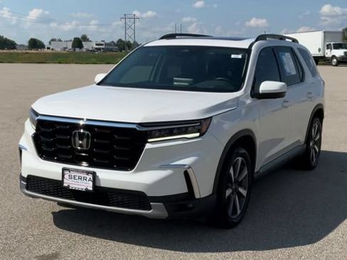 Used 2023 Honda Pilot Elite image 4