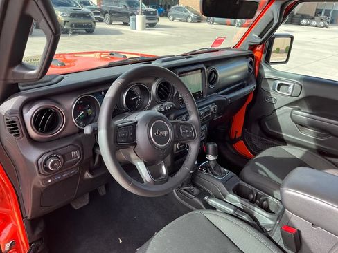 Used 2023 Jeep Wrangler Unlimited AWD/4WD image 14