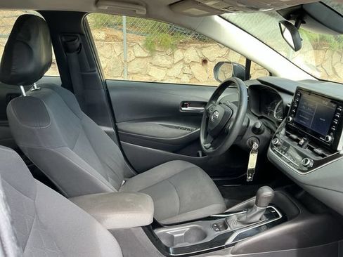 Used 2021 Toyota Corolla LE FWD image 12