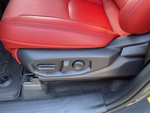 Certified 2025 Toyota Tacoma TRD Pro AWD/4WD image 18