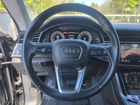 Used 2022 Audi Q8 Premium image 9