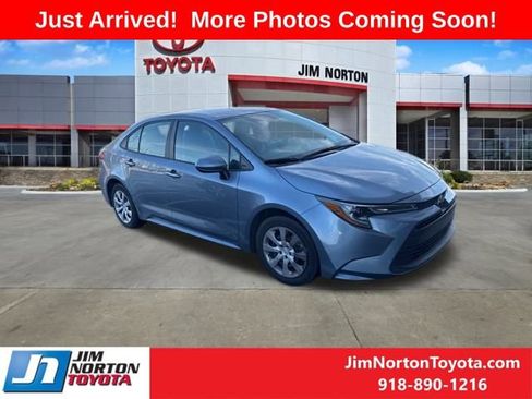 Used 2023 Toyota Corolla LE image 1
