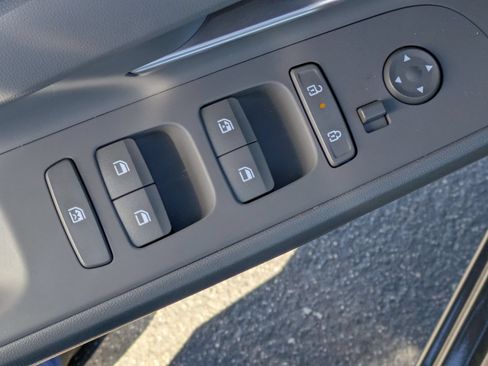 Certified 2025 Hyundai Elantra Sport FWD image 16