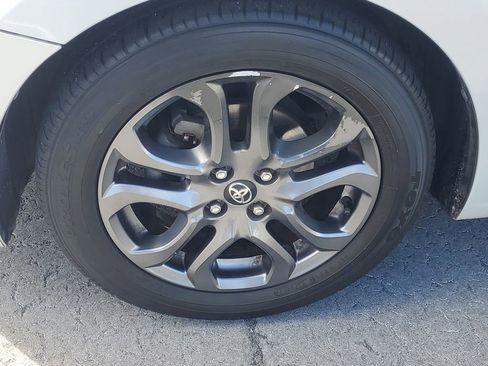 Used 2019 Toyota Yaris LE image 4