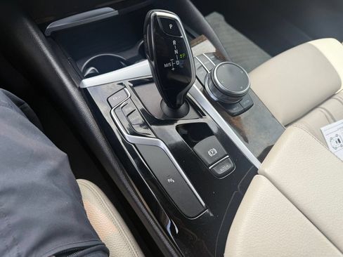 Used 2019 BMW 530i w/ Convenience Package RWD image 22
