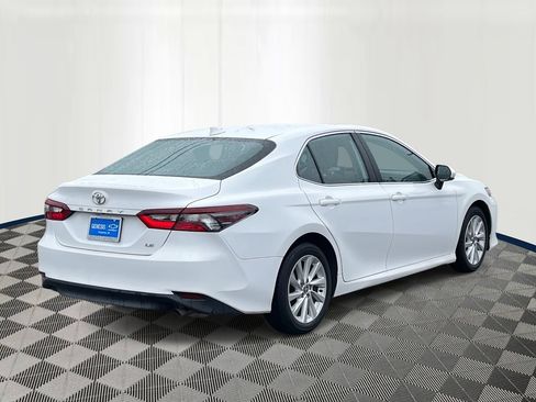 Used 2023 Toyota Camry LE FWD image 5