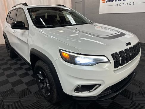 Used 2022 Jeep Cherokee Latitude AWD/4WD image 2