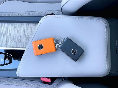 New 2026 Volvo XC60 B5 Plus w/ Protection Package Premier image 34