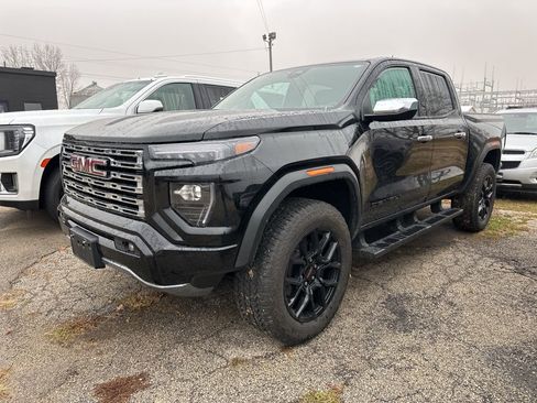 Used 2023 GMC Canyon Denali w/ Denali Black Edition image 15