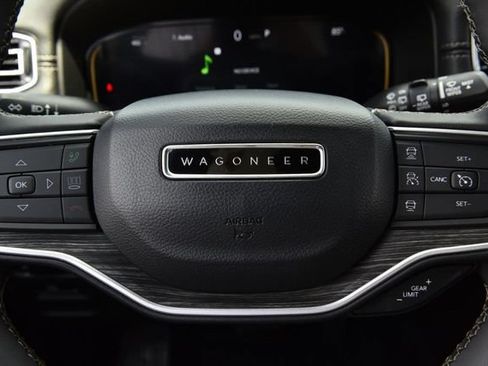 Used 2024 Jeep Wagoneer L Series II AWD/4WD image 21