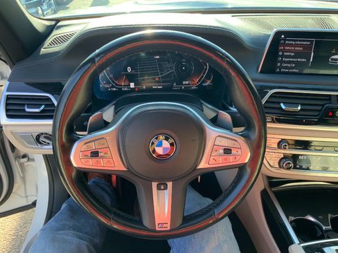 Used 2022 BMW 740i w/ M Sport Package RWD image 33