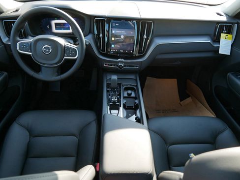 Certified 2025 Volvo XC60 B5 Core w/ Climate Package image 7