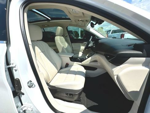 Used 2023 Buick Envision Avenir AWD/4WD image 29