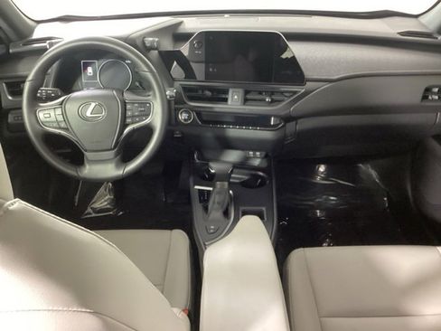 Used 2024 Lexus UX 250h AWD image 11