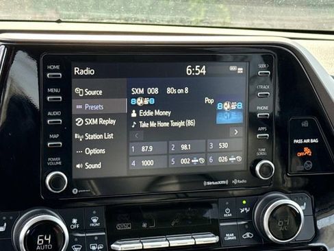 Used 2022 Toyota Highlander XLE image 20