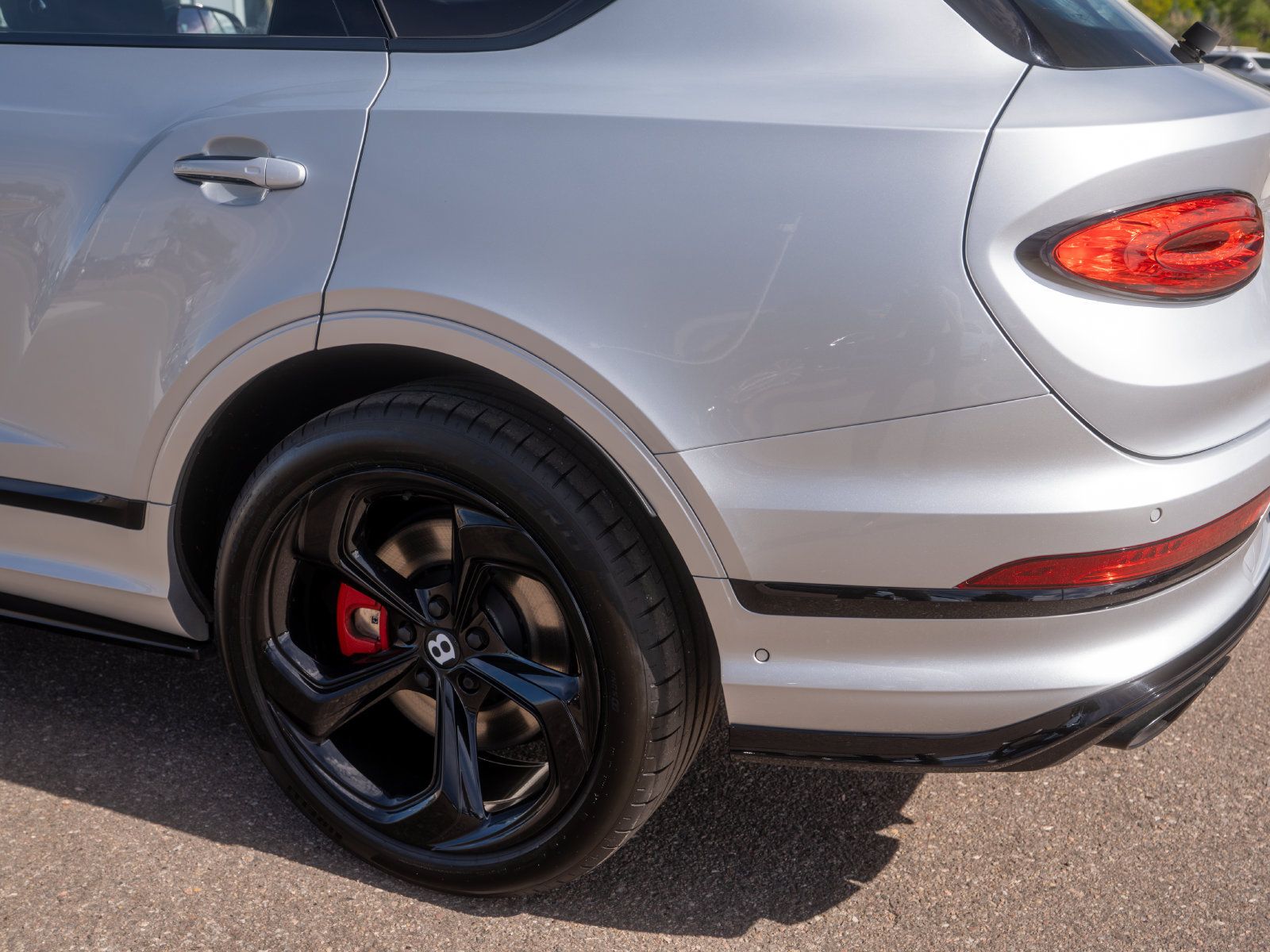 Used 2023 Bentley Bentayga AWD/4WD image 12