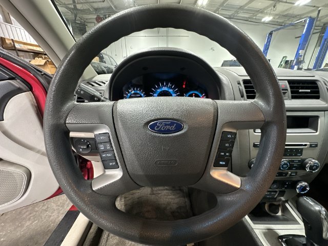 Used 2012 Ford Fusion SE FWD image 15