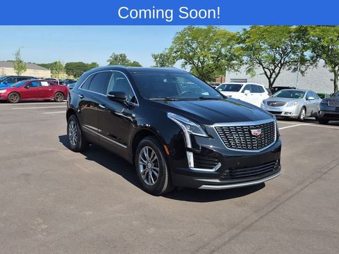 Used 2023 Cadillac XT5 Premium Luxury w/ LPO, Floor Liner Package AWD/4WD image 8