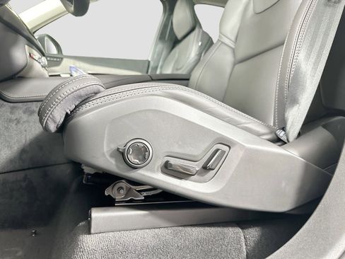 New 2025 Volvo XC90 T8 Ultra w/ Lounge Package image 14