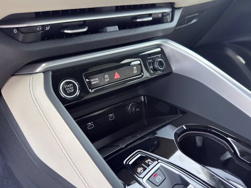 Used 2025 Audi Q5 Premium Plus w/ Premium Plus AWD/4WD image 16