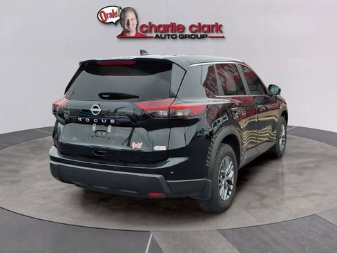 Used 2025 Nissan Rogue S FWD image 5