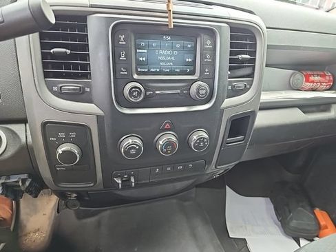Used 2015 RAM 2500 Tradesman w/ Chrome Appearance Group AWD/4WD image 3