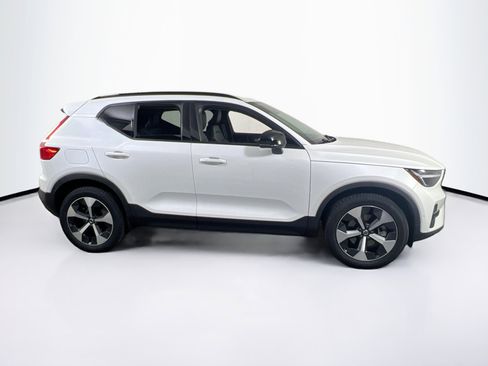 Used 2023 Volvo XC40 B5 Plus w/ Driver Assist Package image 4
