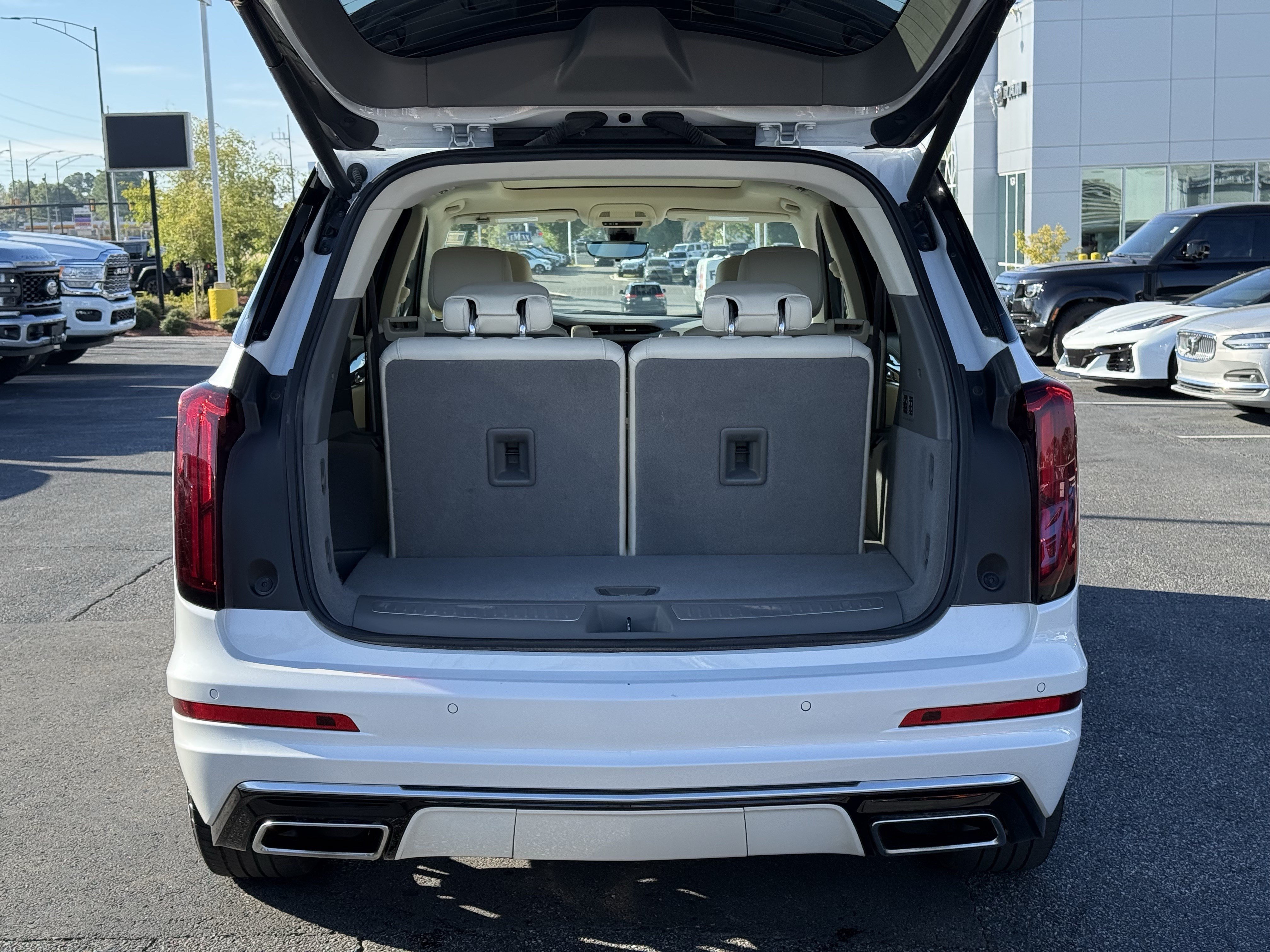 Used 2025 Cadillac XT6 Premium Luxury w/ Technology Package FWD image 36
