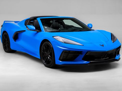 Used 2023 Chevrolet Corvette Stingray Coupe w/ Z51 Performance Package RWD image 1