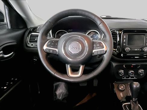 Used 2018 Jeep Compass Latitude AWD/4WD image 6