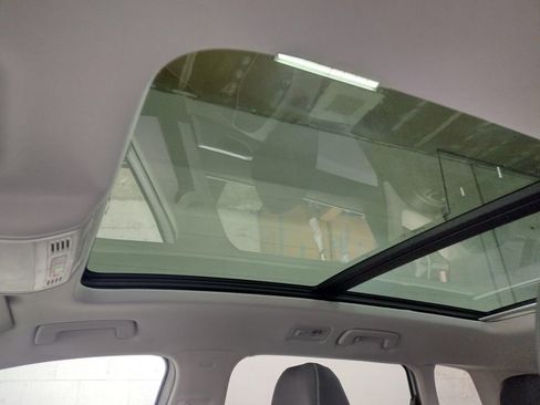 New 2025 Volkswagen Taos SE image 21