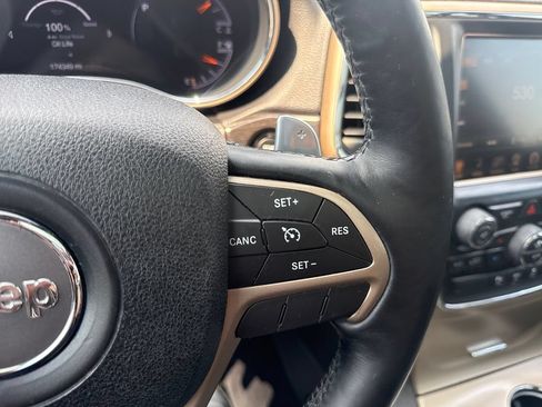 Used 2014 Jeep Grand Cherokee Limited w/ Luxury Group II AWD/4WD image 20