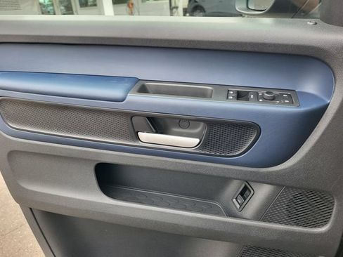 New 2025 Volkswagen ID. Buzz Pro S RWD image 14