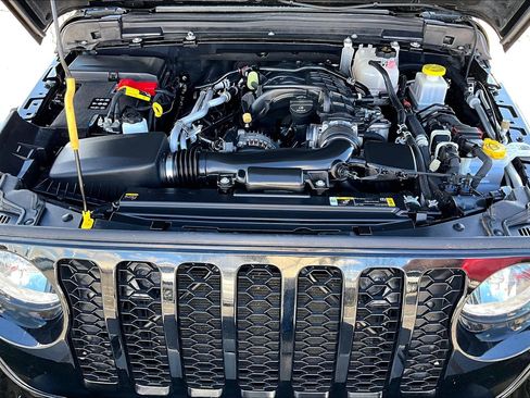Used 2023 Jeep Gladiator Sport image 31