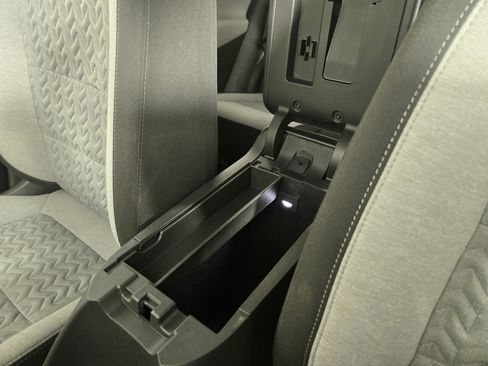 Used 2024 Chevrolet Equinox LS FWD image 26