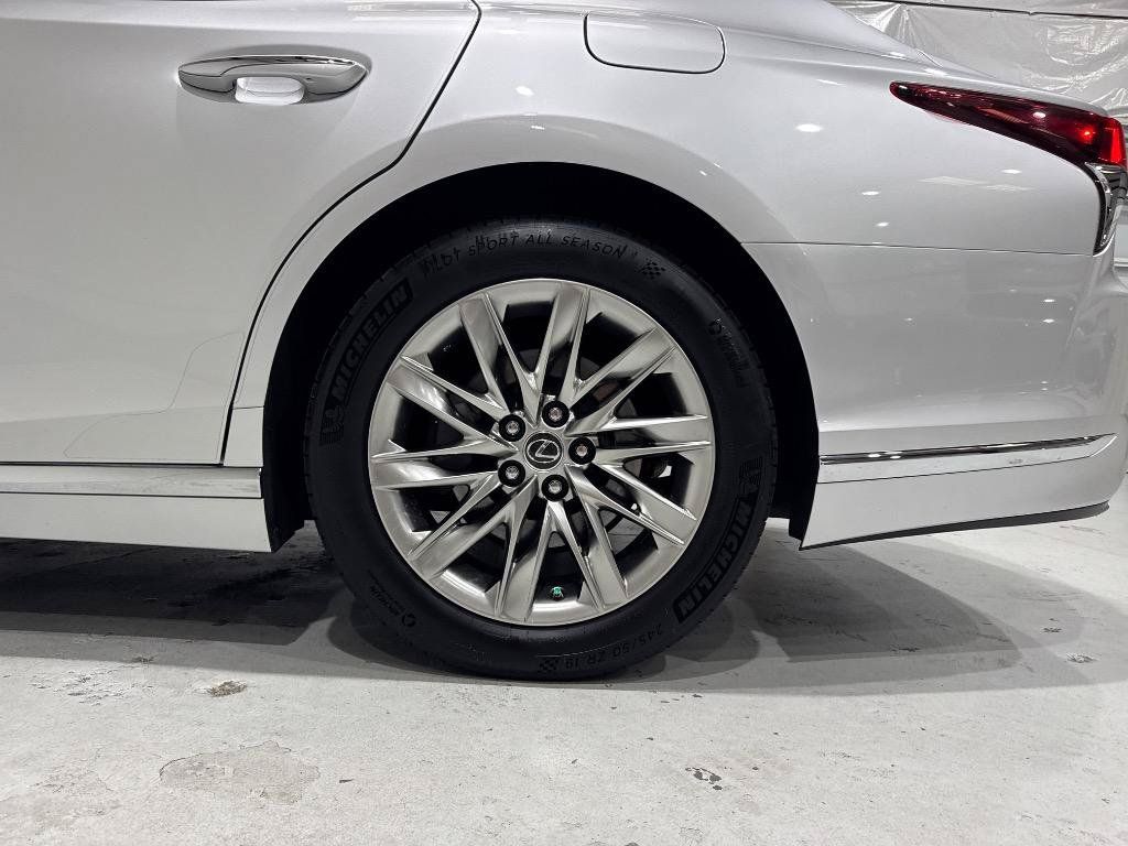 Used 2018 Lexus LS 500 w/ Accessory Package (Z1) RWD image 86