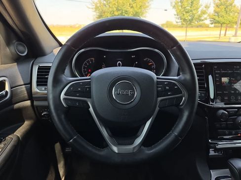 Used 2019 Jeep Grand Cherokee Altitude RWD image 21