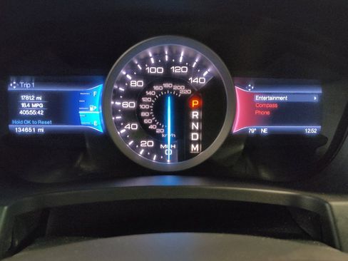 Used 2015 Ford Explorer XLT w/ Equipment Group 201A FWD image 23