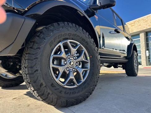 New 2025 Ford Bronco Badlands image 27