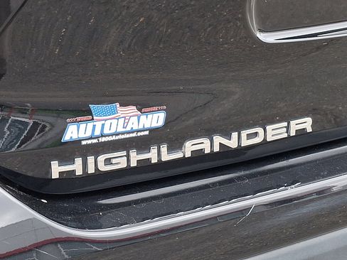 Certified 2022 Toyota Highlander XLE image 30