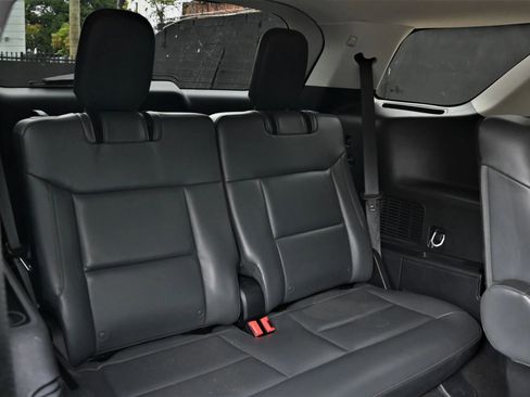 Used 2025 Ford Explorer Active w/ Active Comfort Package image 18