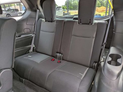 Used 2018 Nissan Pathfinder S FWD image 14