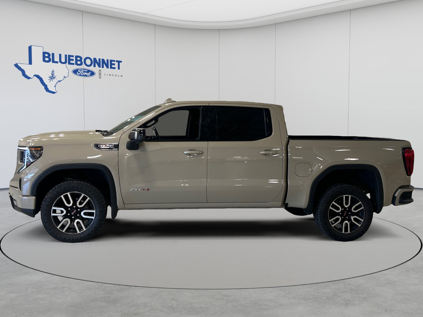 Used 2022 GMC Sierra 1500 AT4 w/ AT4 Premium Package AWD/4WD image 7