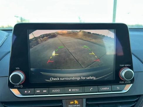 Used 2024 Nissan Altima 2.5 SV image 18