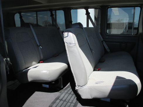 Used 2025 Chevrolet Express 3500 LS RWD image 10
