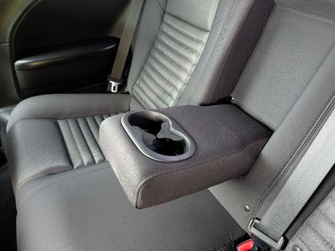 Used 2014 Dodge Challenger R/T RWD image 16