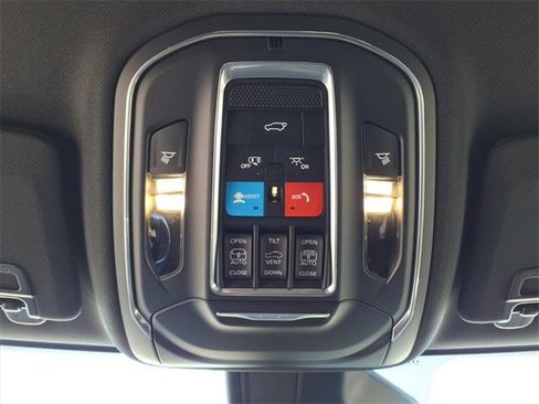 New 2025 Jeep Grand Cherokee Limited w/ Luxury Tech Group II image 21