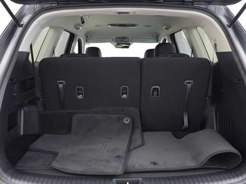 Used 2025 Kia Telluride LX image 18